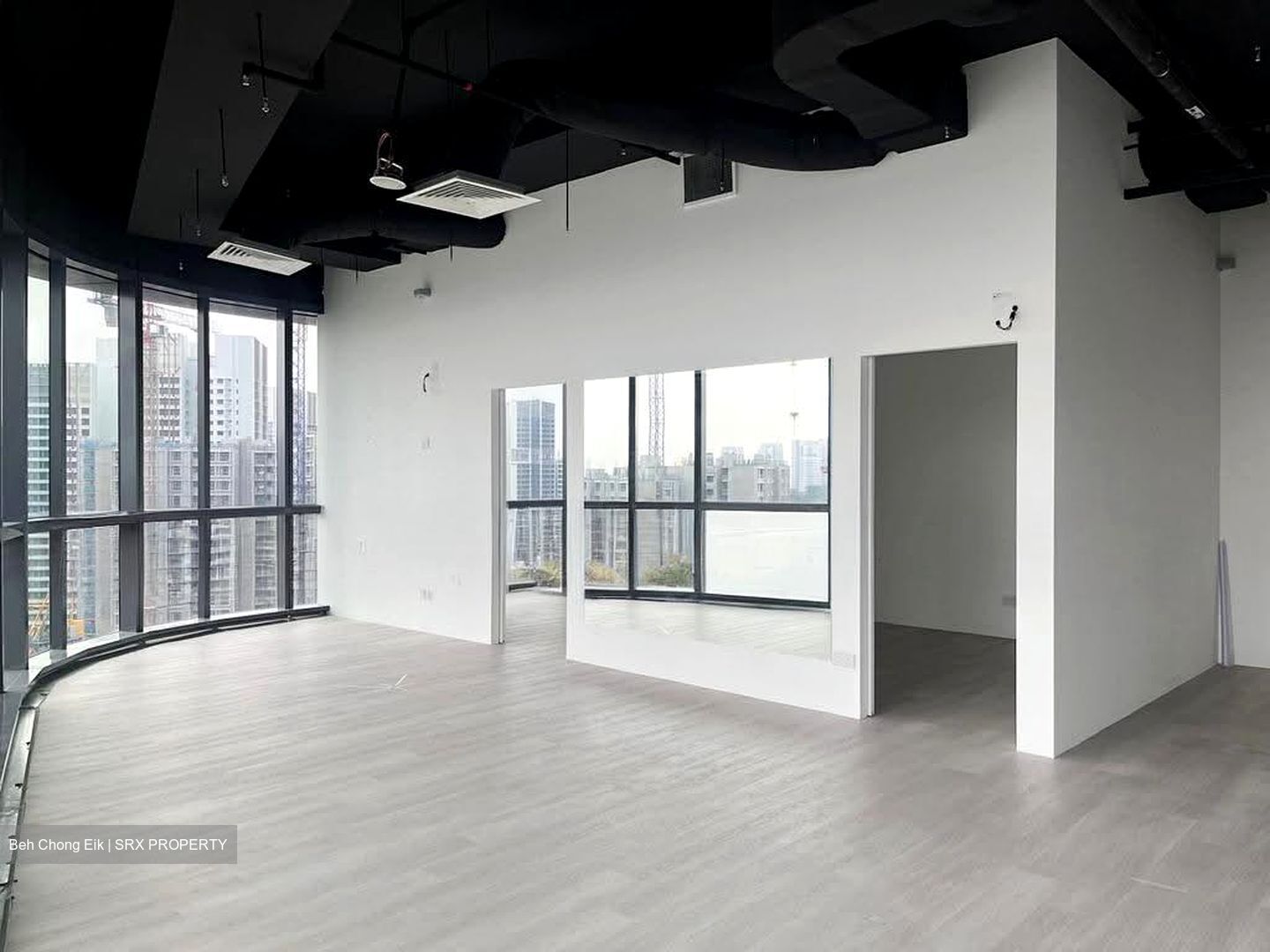 Woods Square (D25), Office #605337641